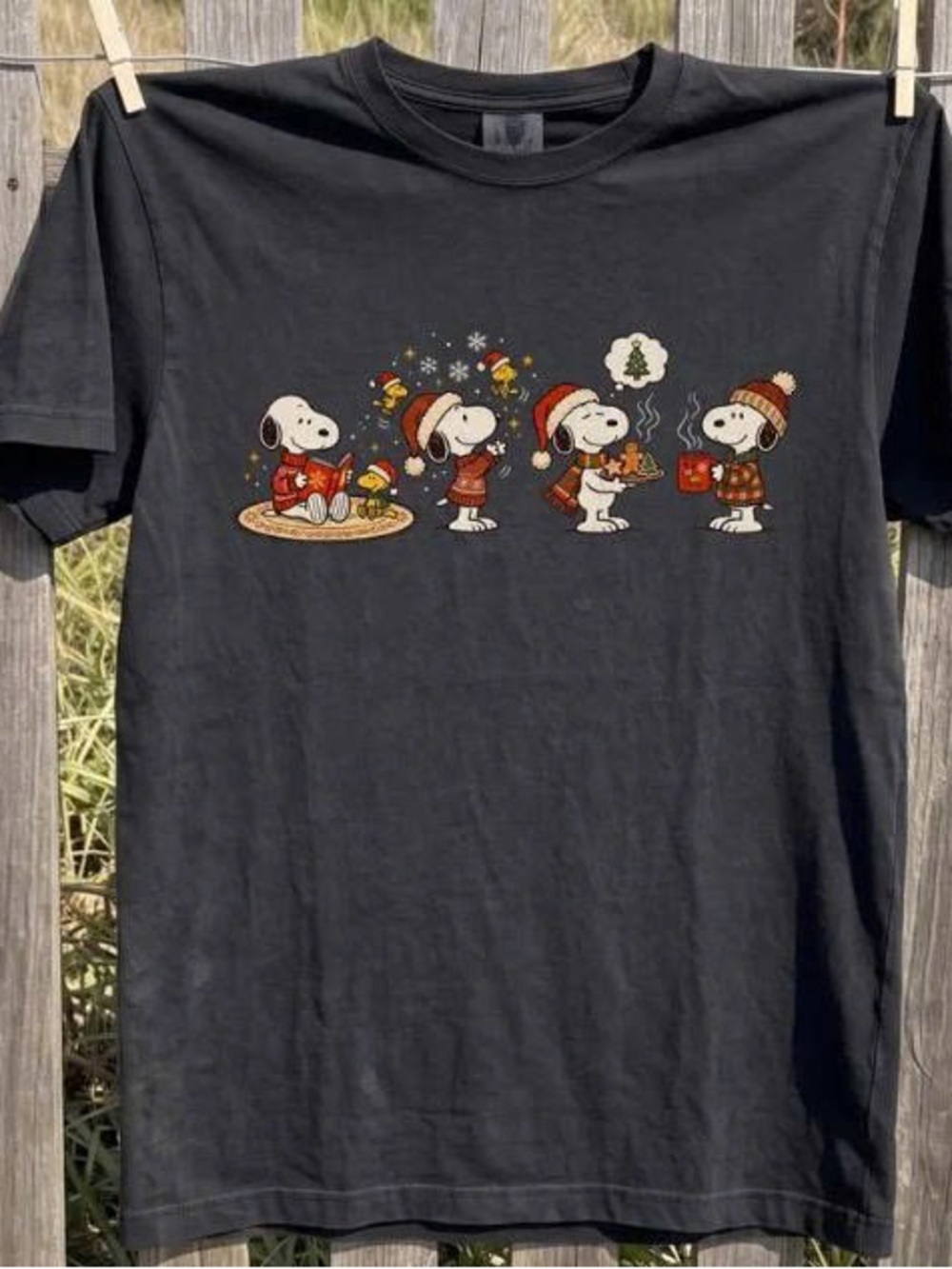 Women's Black Short-Sleeve Snoopy Holiday Graphic Tee